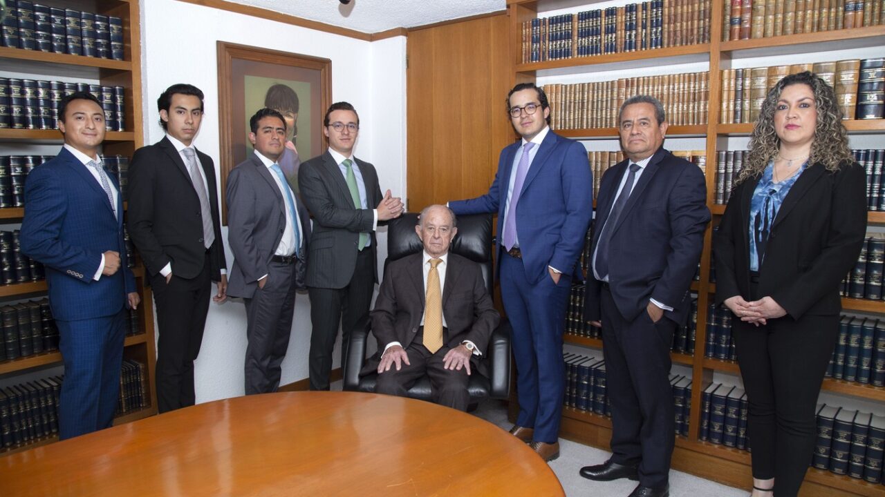 Hegewisch Abogados, S.C., es reconocido por su legado jurídico y excelencia en la prestigiosa revista de Tops México, Los Mejores Abogados de México en 2025